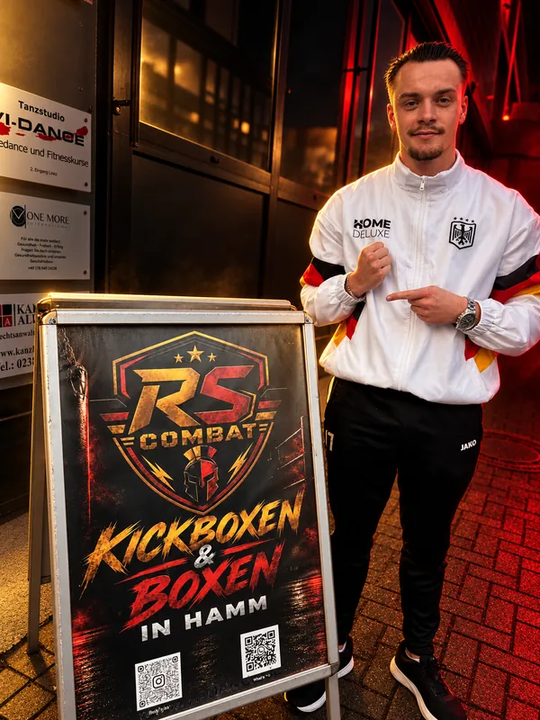 Robin Schmidt vor dem Trainingsort Tanzstudio VI Dance in der Werler Straße 111 in Hamm